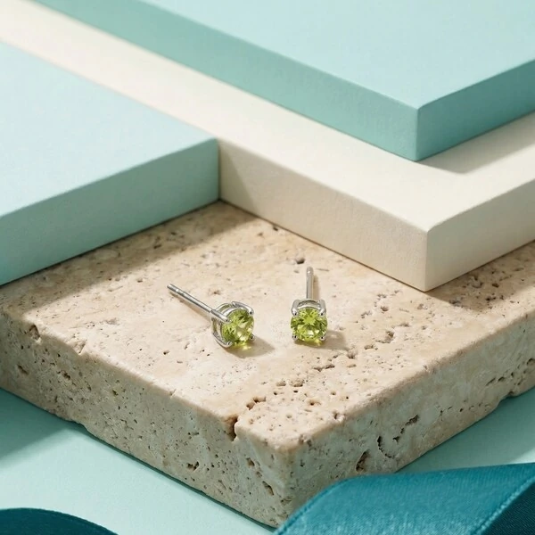 Brinco Solitário 4 MM Apple Green Prata 925