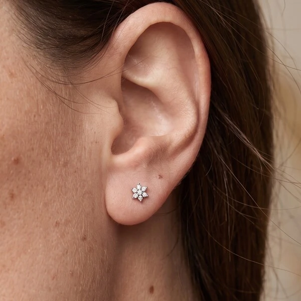 Copiar Brinco Mini Flor Moissanite | Prata 925 com Ródio Branco | Certificado GRA | 5mm