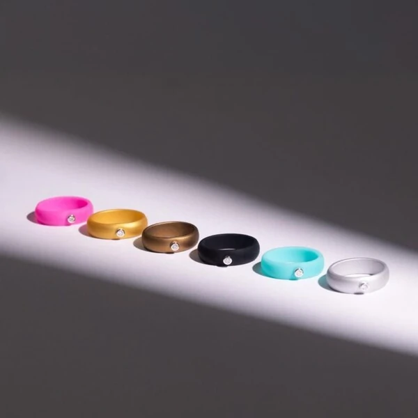 Anel Ajustável em Silicone Rosa com Moissanite 2mm Prata 925