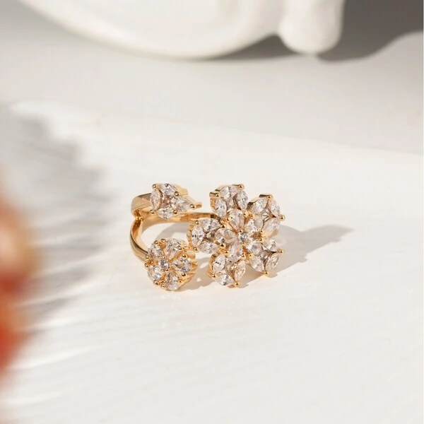 Anel Dupla Flor de Zircônias Banho de Ouro 18K