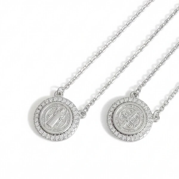 Colar Escapulário Medalha de São Bento Moissanite Prata 925