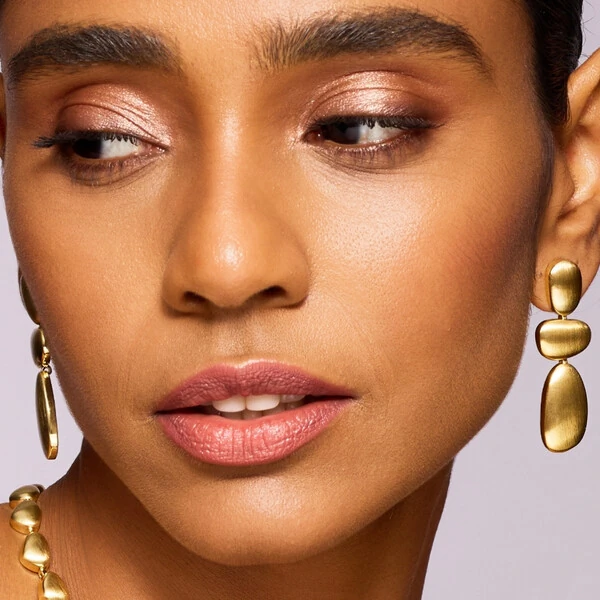 Brinco Pêndulo Fosco Duna Banho de Ouro 18 K