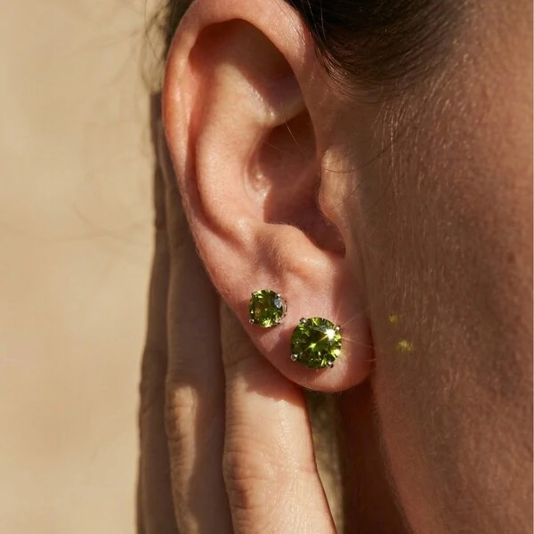 Brinco Solitário 8 MM Peridoto Prata 925