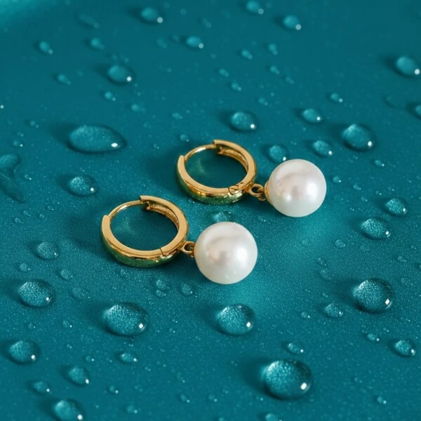 Argola Mel com Pêndulo de Pérola Shell Banho de Ouro 18K