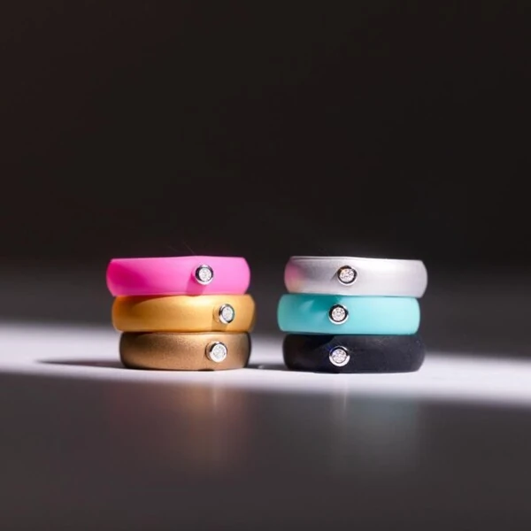 Anel Ajustável em Silicone Amarelo com Moissanite 2mm Prata 925