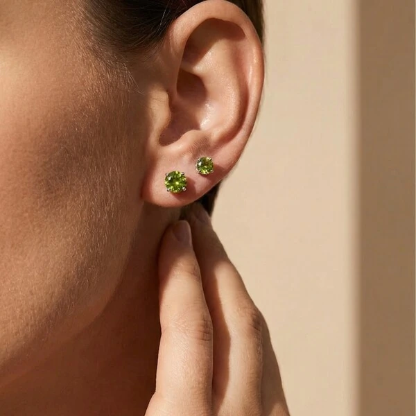 Brinco Solitário 4 MM Peridoto Prata 925