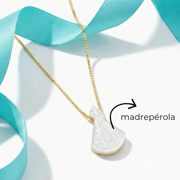 Colar Nossa Senhora Aparecida em Madrepérola Banho de Ouro 18 K