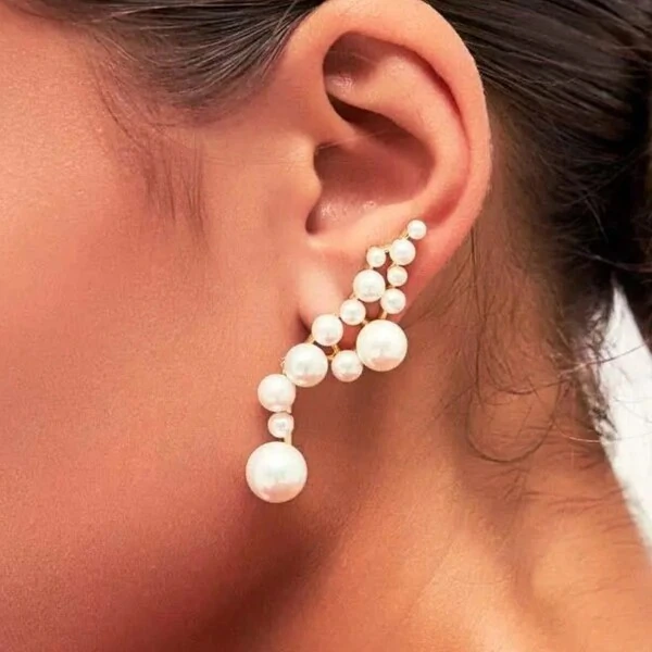 Brinco Ear Cuff Pérolas Shell em Pêndulo Banho de Ouro 18 K