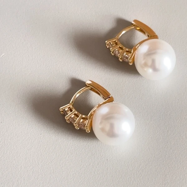 Argola Kelly Pérola Shell Banho de Ouro 18 K