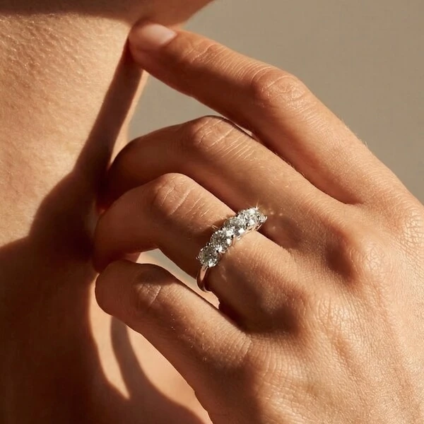 Meia Aliança Moissanite 5 MM 5 Pedras Prata 925