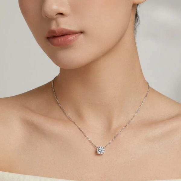 Colar Solitário Moissanite Redonda | Prata 925 com Ródio | 0,8 cm | 2 ct | Regula 40–50 cm