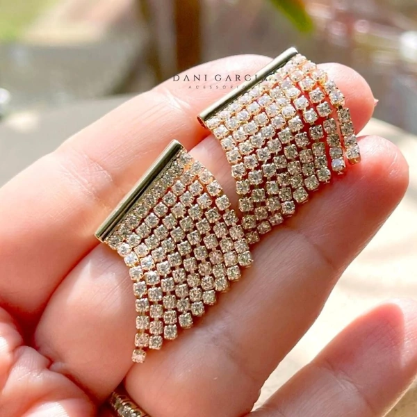 Brinco Ear Cuff Franja Zircônias Banho de Ouro 18 K