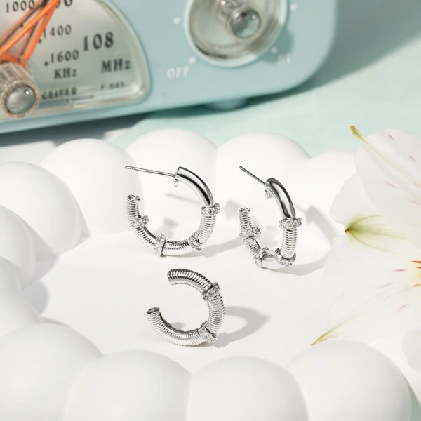 Argola Retrô M Textura Ródio Branco