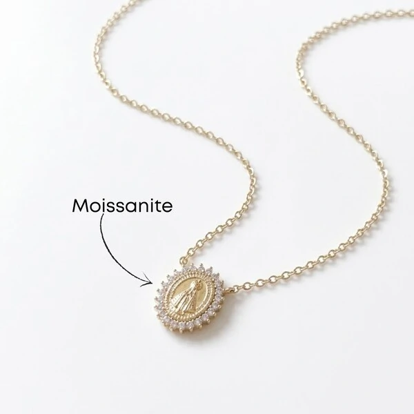 Colar Nossa Senhora Aparecida Moissanite Halo Solar Corrente Regulável Prata com Banho de Ouro