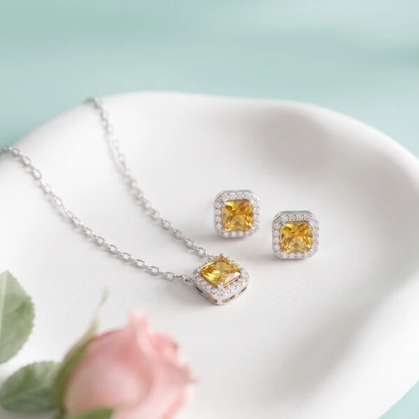 Brinco Quadrado Zircônia Aperol com Halo | Prata 925 com Ródio Branco | 7mm