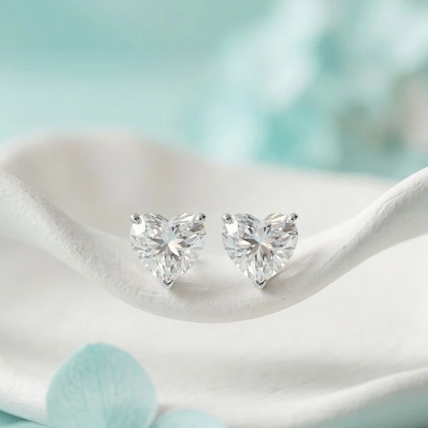 Brinco Coração Moissanite Ice Cut 10mm | Prata 925 | 8ct