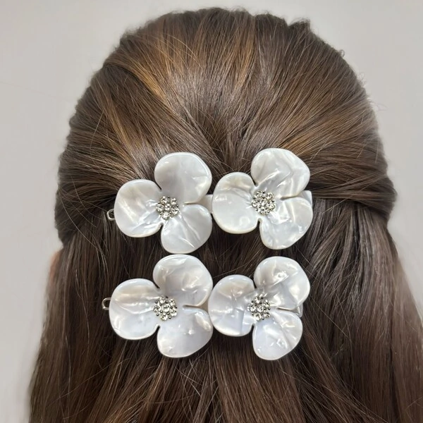 Clipe Trevo Duplo Madrepérola Acetato