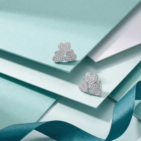 Brinco Três Corações Prata 925