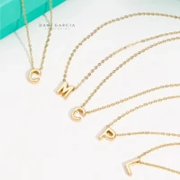 Colar Inicial Lisa Banho de Ouro 18 K