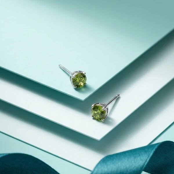 Brinco Solitário 4 MM Peridoto Prata 925