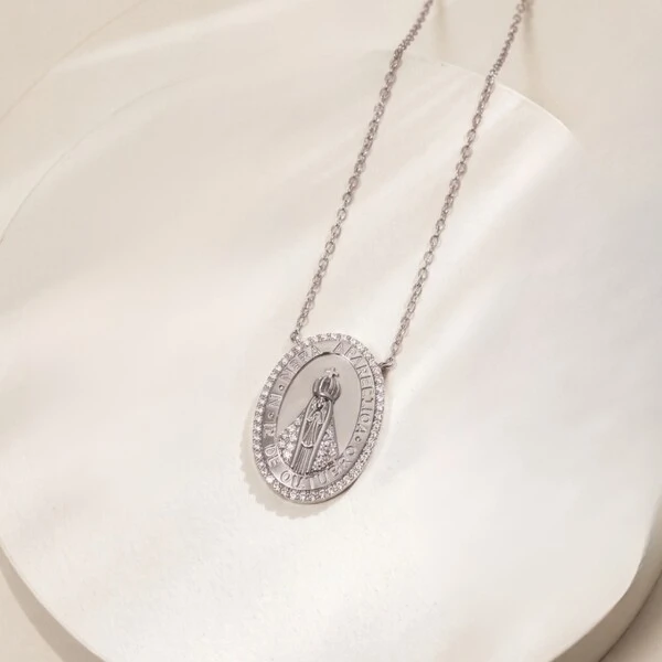 Colar Oval Nossa Senhora Aparecida Uma Fileira de Moissanite Corrente Regulável Prata com Banho de R