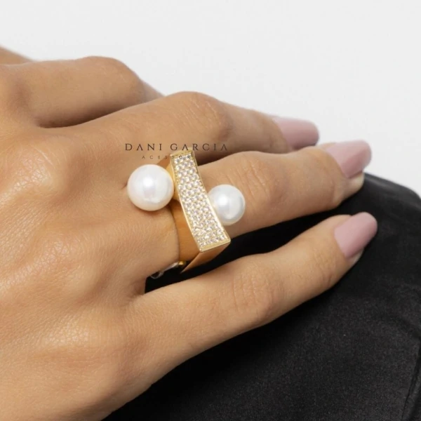 Anel Curvo Pérolas Banho de Ouro 18 K