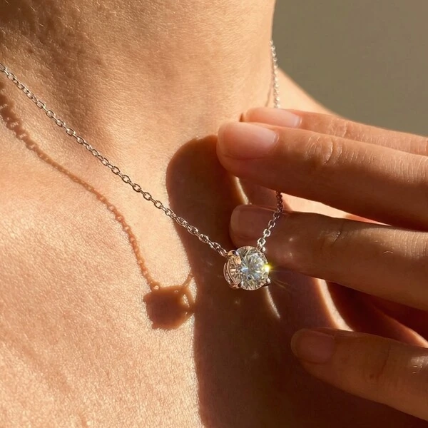 Colar Solitário Moissanite Rose Cut 8mm | Prata 925 | 4ct | Corrente Regulável 40–50cm | Certificado