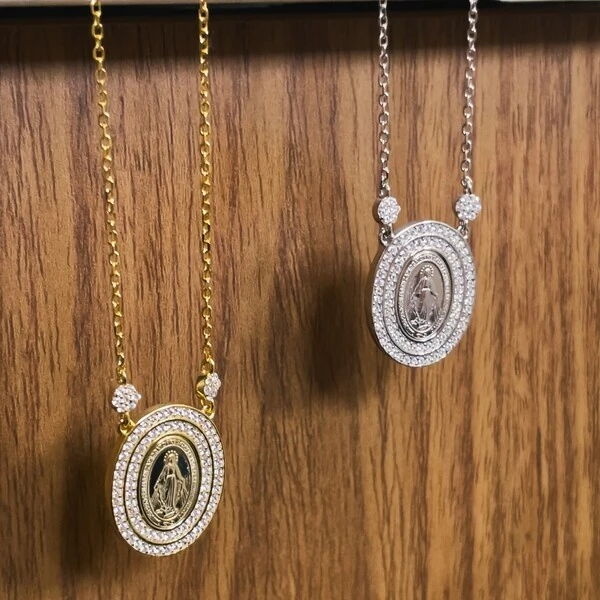 Colar Nossa Senhora das Graças Oval Prata com Banho de Ouro 18 K