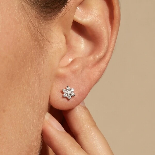 Copiar Brinco Mini Flor Moissanite | Prata 925 com Ródio Branco | Certificado GRA | 5mm