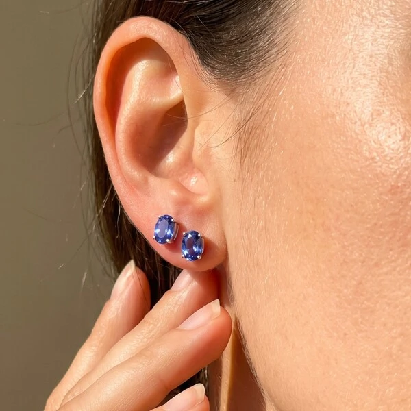 Brinco Ponto de Luz Zircônia Oval Tanzanita | Prata 925 com Ródio Branco | 7x5mm