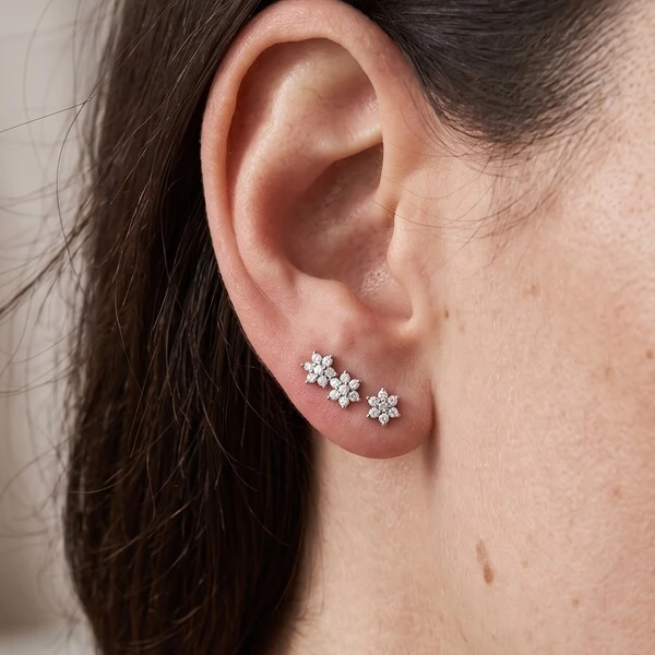 Copiar Brinco Duo Flores Moissanite | Prata 925 com Ródio Branco | Certificado GRA | 1x0,5cm