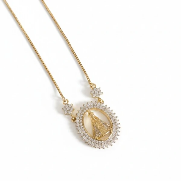 Colar Nossa Senhora Aparecida com Florzinhas Banho de Ouro 18K