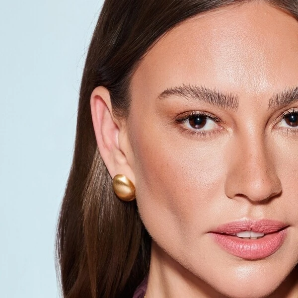 Brinco Orgânico Botton Fosco Acetinado | Banho de Ouro 18k | 2,3x1,5cm