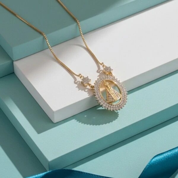 Colar Nossa Senhora Aparecida com Florzinhas Banho de Ouro 18K