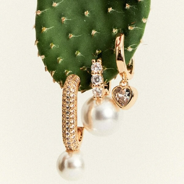 Argola Pêndulo Coração Banho de Ouro 18 K