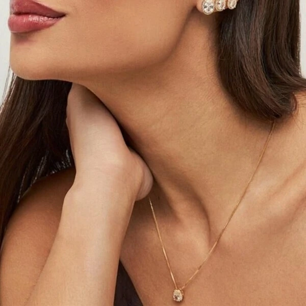 Colar Oval Banho de Ouro 18 K