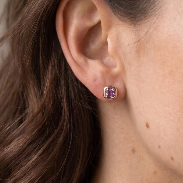 Brinco Quadrado Zircônia Lavanda | Banho de Ouro 18k | 7mm