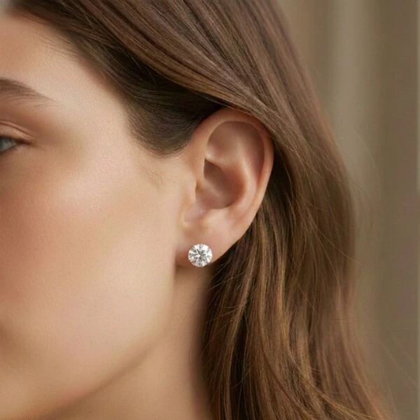 Brinco Ponto de Luz Moissanite 6.5 MM Prata 925