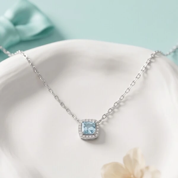 Colar Zircônia Água Marinha com Halo | Prata 925 com Ródio Branco | Pingente 7mm | Corrente 40–50cm