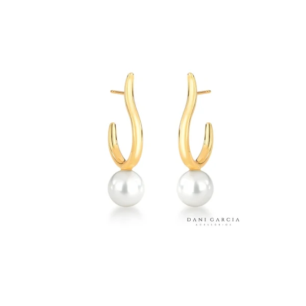 Argola Sinfonia Pérola Shell Solitária Banho de Ouro 18 K