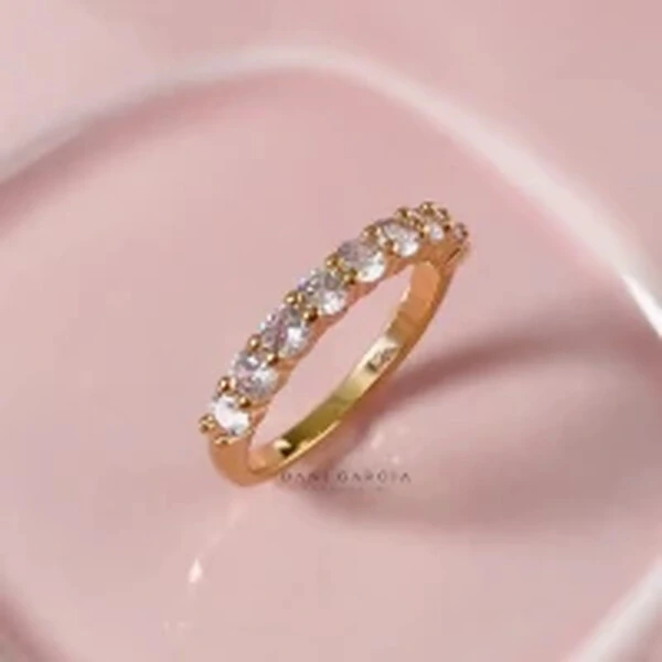 Anel Curvo Cravação Pavê Banho de Ouro 18 K