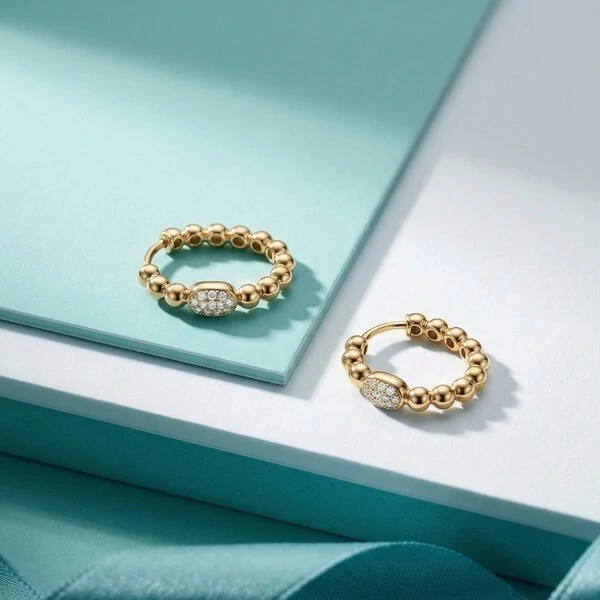 Argola Bolinhas Oval Cravejado Prata com Banho de Ouro 18K