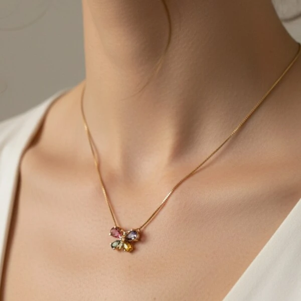 Colar Borboleta Colorida Banho de Ouro 18 K