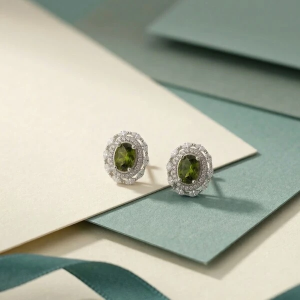 Brinco Oval Peridoto Isa Prata 925