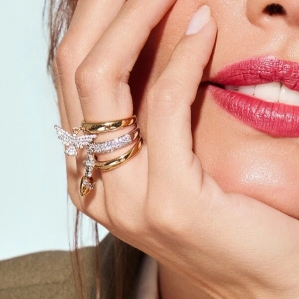 Trio de Anéis Fé | Sagrado Coração + Espírito Santo + Cruz | Banho de Ouro 18k e Ródio Branco