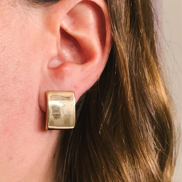 Brinco Retangular Orgânico Banho de Ouro 18 K