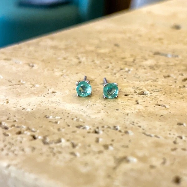 Brinco Solitário 4 MM Esmeralda Colombiana Prata 925