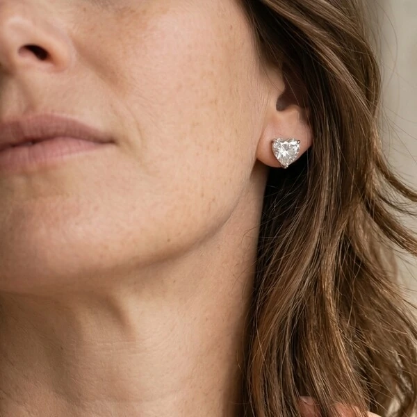 Brinco Coração Moissanite Ice Cut 8mm | Prata 925 | 2ct