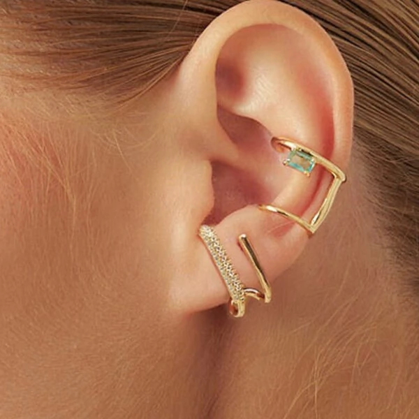 Brinco Ear Hook Duas Voltas Zircônia | Banho de Ouro 18k | 21x9mm