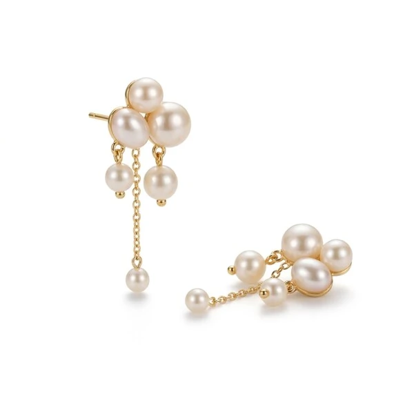 Brinco Falling Pearls com Pérolas Shell e Corrente Dourada | Liga Metálica Banho Ouro 18k | 3,5 cm ×